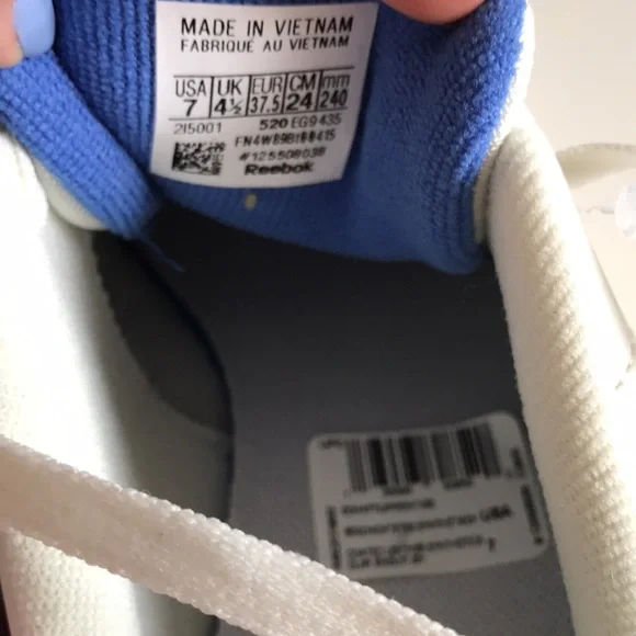 Reebok new sneakers - Picture 5 of 6